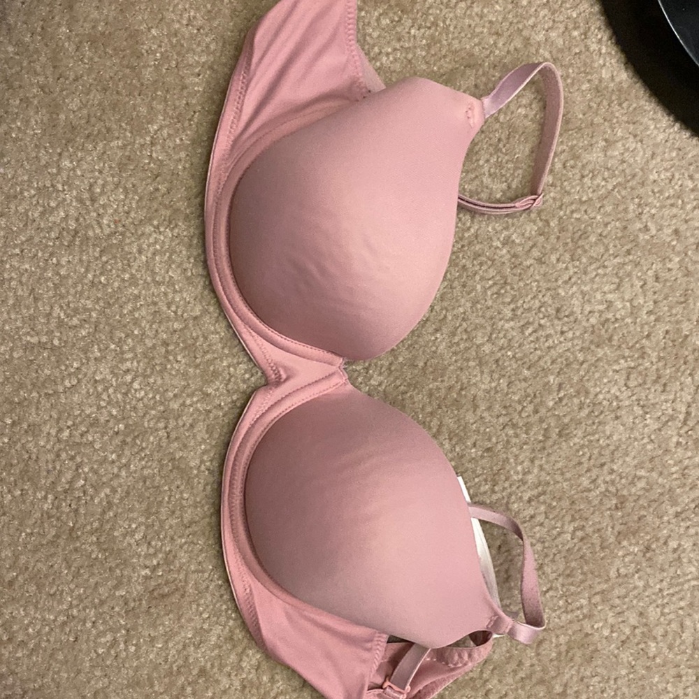 VS pink bra